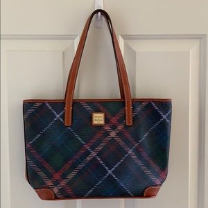 Dooney & Bourke navy shoulder bag matching wallet